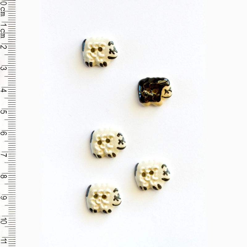 Incomparable Buttons - Small Sheep L140 - Card of 5