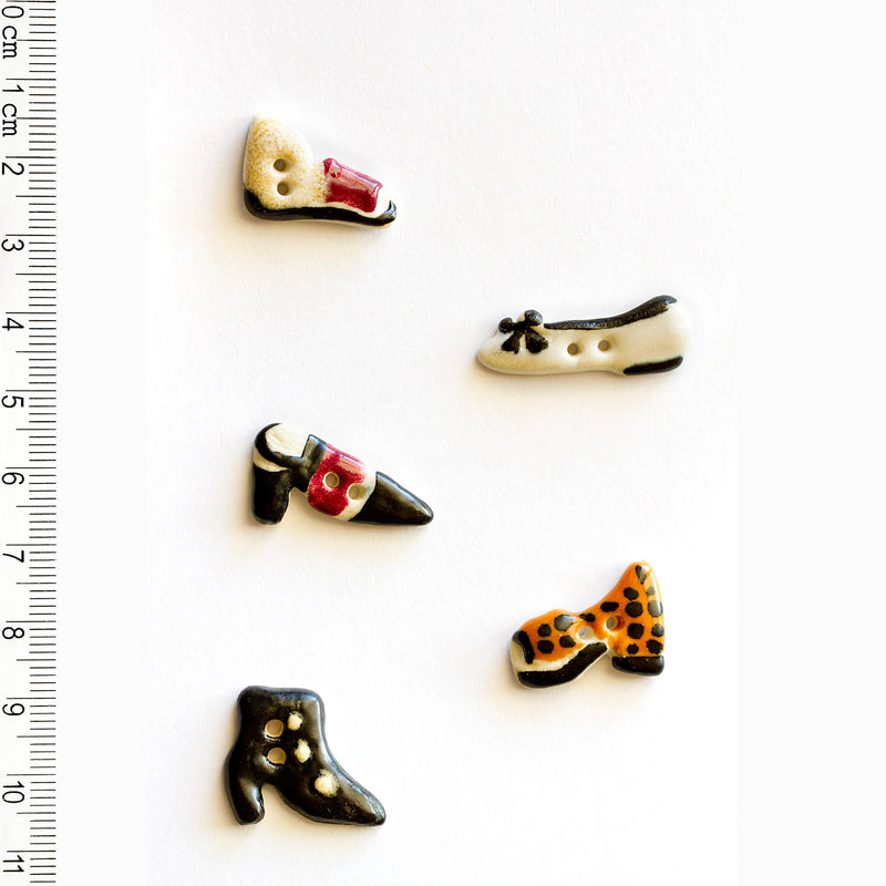 Incomparable Buttons - Shoes L217 - Card of 5