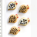 Incomparable Buttons - Large Hens L268 - Card of 3