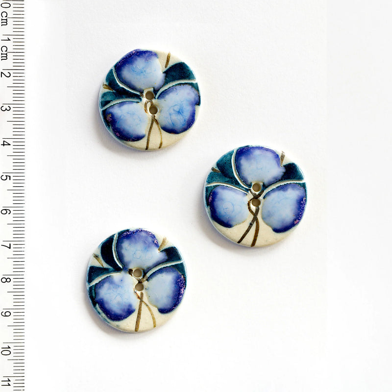 Incomparable Buttons - Large Oval Blue Flowers L295 - Card of 2