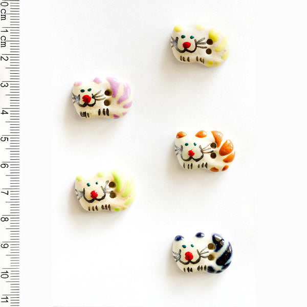 Incomparable Buttons - Multi Sitting Cats - Card of 5