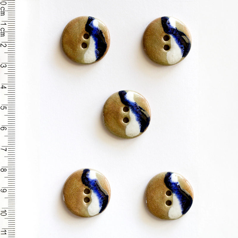 Incomparable Buttons - Fawn & Grey Round Swirl L412 - Card of 5