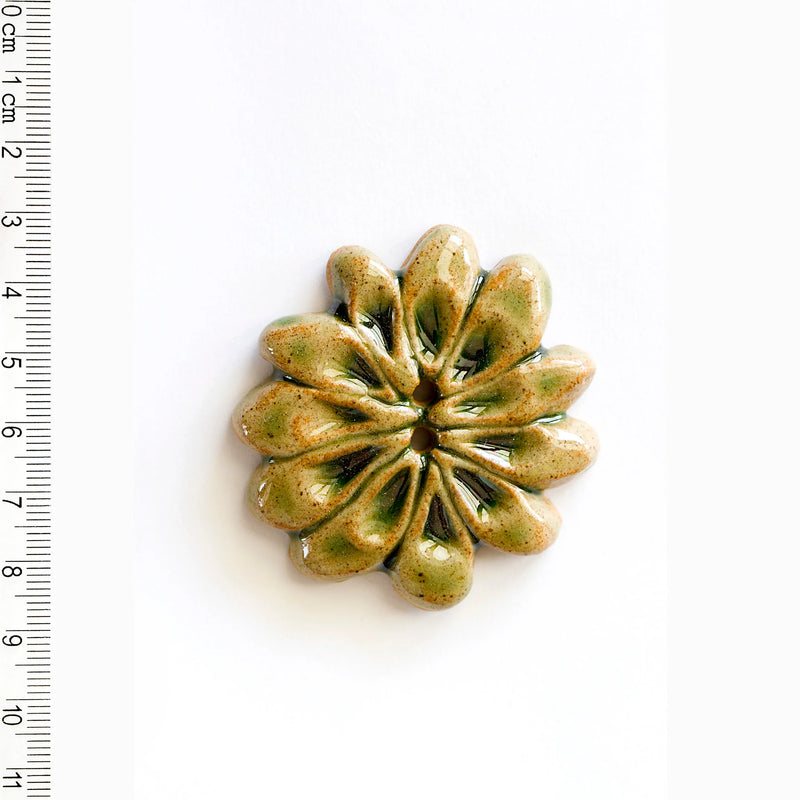 Incomparable Buttons - Large Fawn Flower L518 - Card of 1