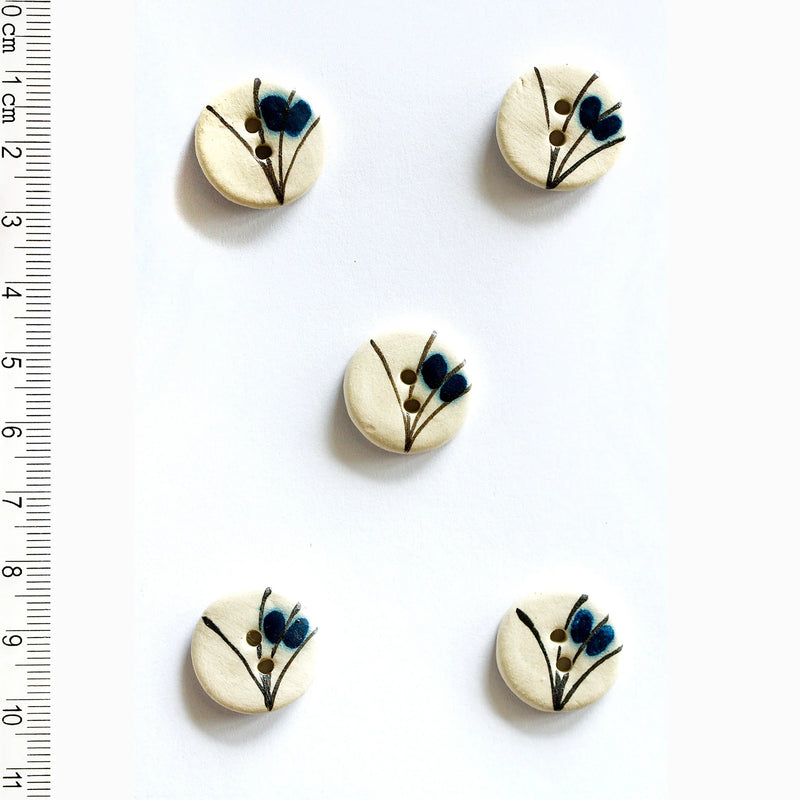 Incomparable Buttons - Navy Flowers Round L533 - Card of 5