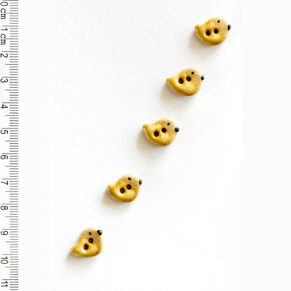 Incomparable Buttons - Small Cream Birds L548 - Card of 5