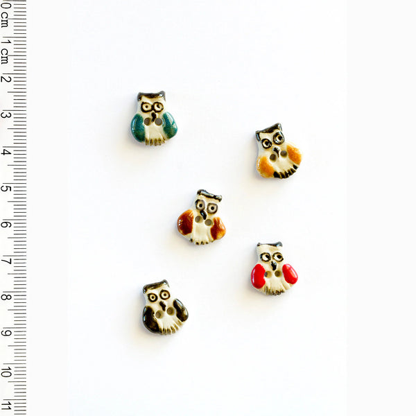 Incomparable Buttons - Small Multi Owls L568 - Card of 5