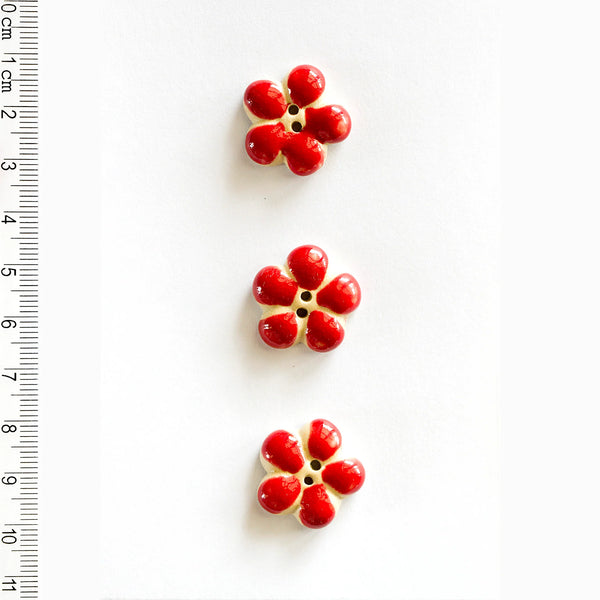 Incomparable Buttons - Red Flowers L593 - Card of 3