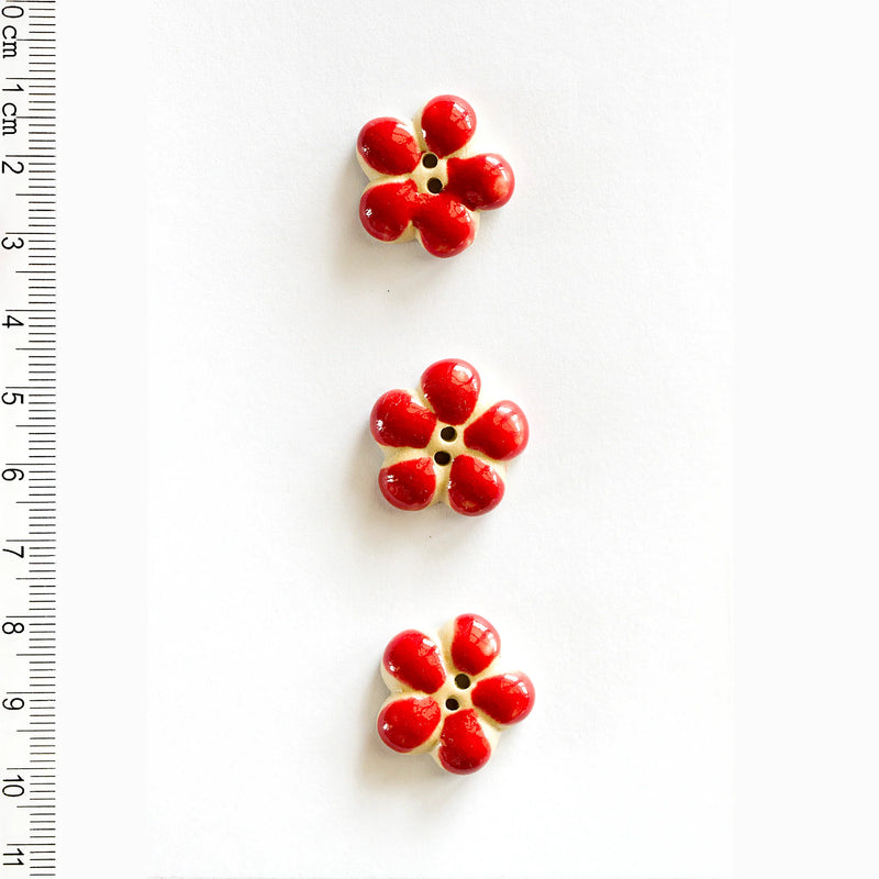 Incomparable Buttons - Red Flowers L593 - Card of 3