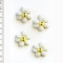 Incomparable Buttons - Large White Flowers L89 - Card of 4