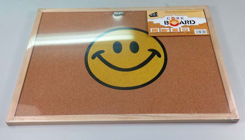 das cork board with smiley face 45x60x1. 8cm
