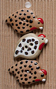 Incomparable Buttons - Large Hens L268 - Card of 3