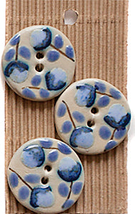 Incomparable Buttons - Large Bule/White Flowers L514 - Card of 3