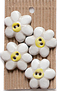 Incomparable Buttons - Large White Flowers L89 - Card of 4